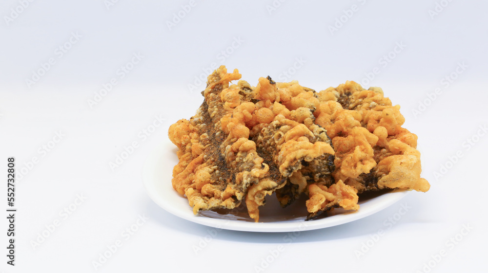 Seaweed sheets that are coated with batter and fried Seaweed sheets that are coated with batter and fried