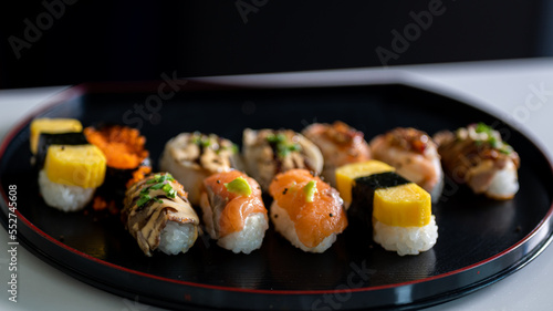 Canvas Print Chef cooking sushi in the kitchen