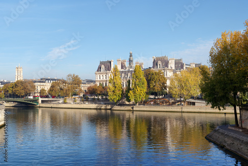 Seine river and City hall of Paris © hassan bensliman