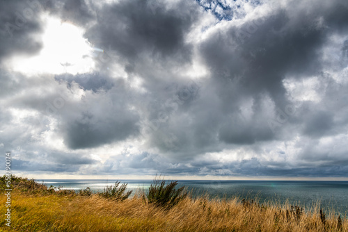 Arrivée d'un grain au dessus de la mer à Mers-les-bains