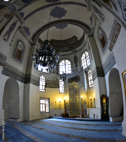 The Little Hagia Sophia Mosque was built by the Byzantine Emperor Justinian I and his wife Theodora between 527-536 as a church under the name of Aya Sergios and Bachos Church. It was converted into a photo