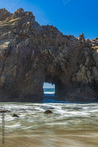 California-Big Sur-Pfeiffer Beach-Keyhole Arch