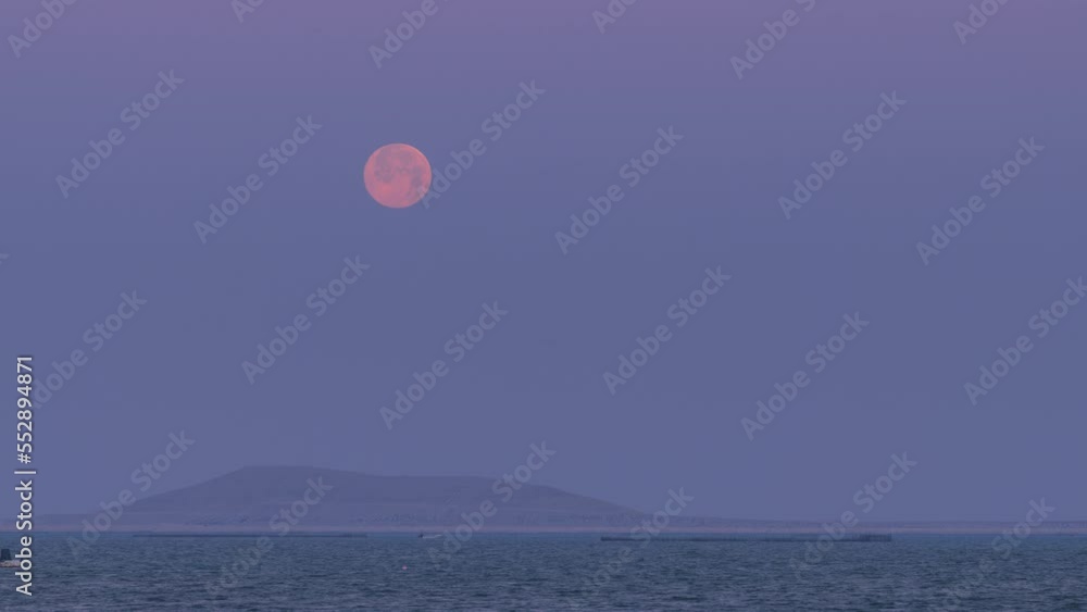 4K time lapse of moon setting view from Bahrain 4K time lapse of moon setting view from Bahrain
