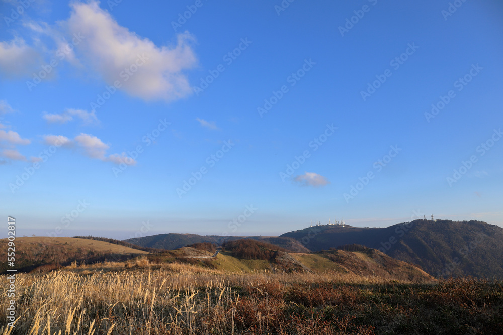 Fototapeta premium 夕暮れの美ヶ原〜晩秋