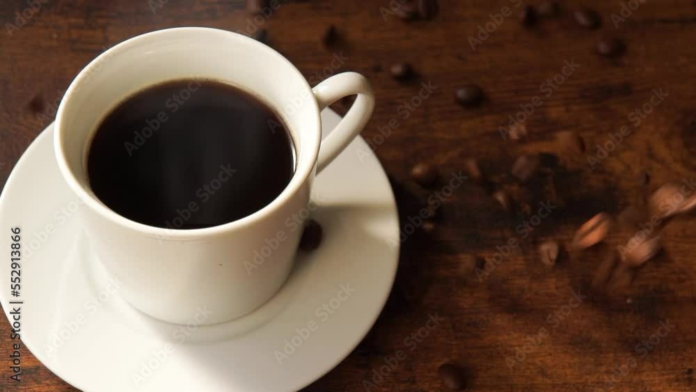 ホットコーヒーとコーヒー豆 ホットコーヒーとコーヒー豆