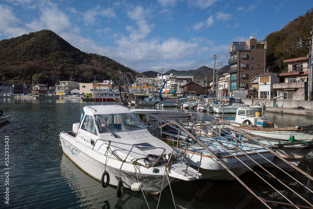 日本の岡山県備前市日生の美しい港町