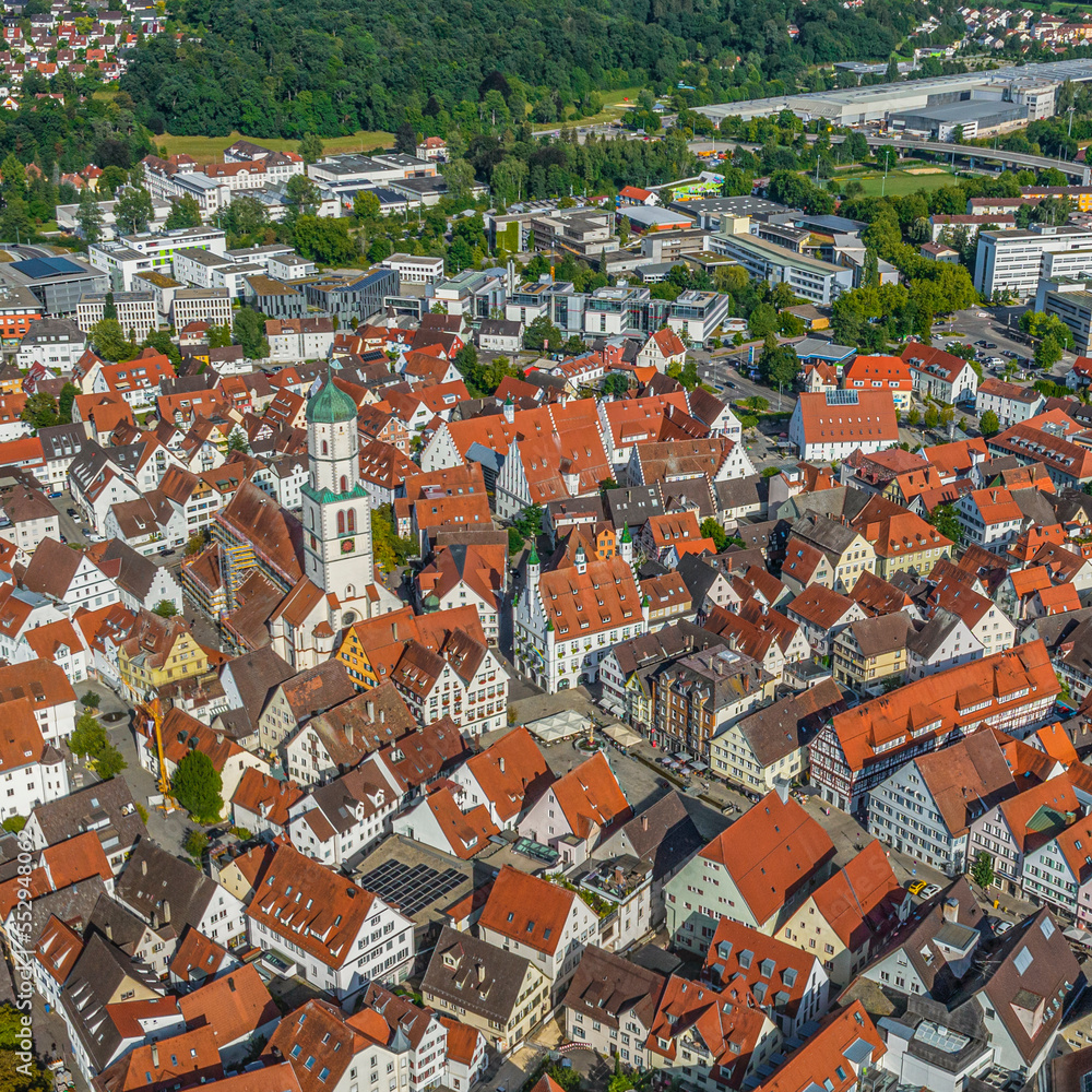 Obraz premium Ausblick auf die historische Altstadt von Biberach an der oberschwäbischen Barockstraße