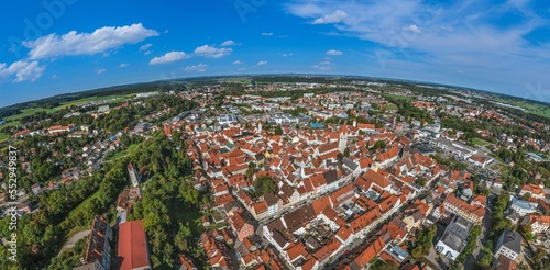 Kaufbeuren im Luftbild - Ausblick auf die historische Altstadt und den Fünfknopfturm 