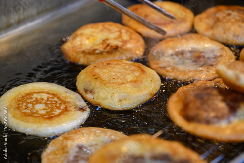 hotteok, Korean Syrup-filled Pancake : 