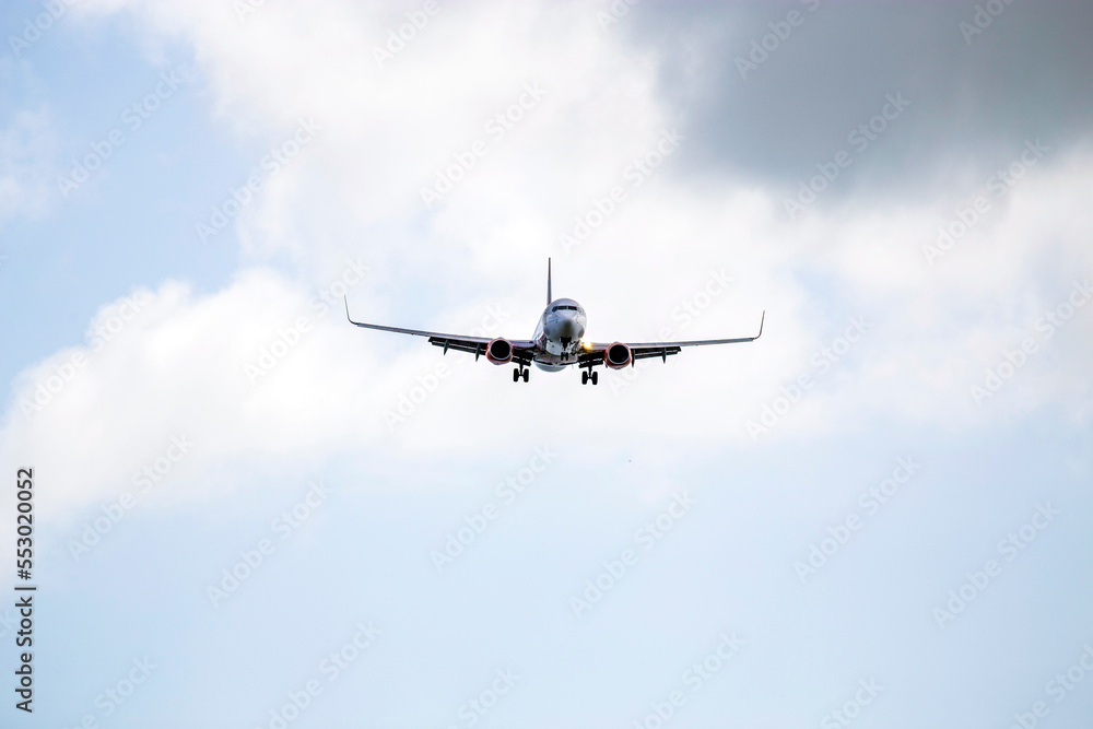 Fototapeta premium Airplane approaching the runway