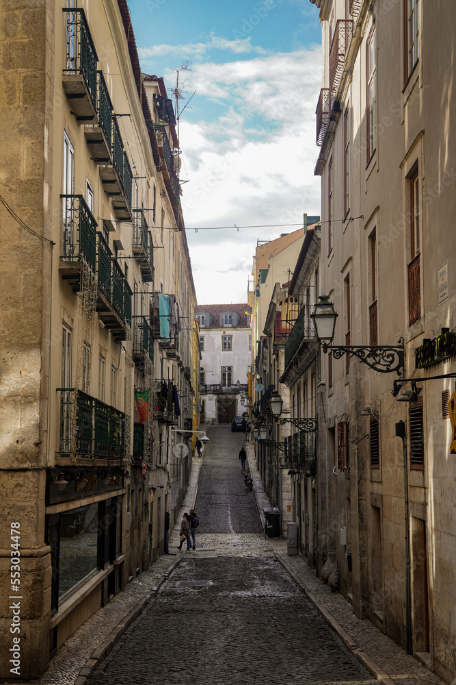 Gasse in Lissabon