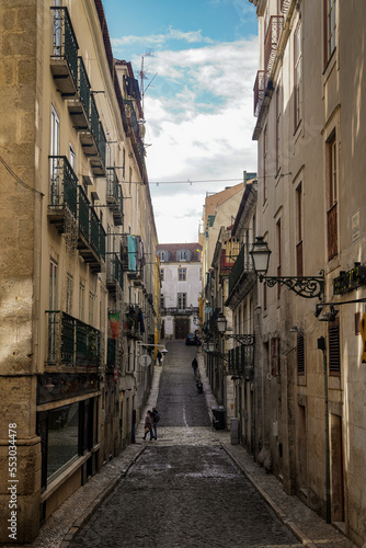 Fototapeta Naklejka Na Ścianę i Meble -  Gasse in Lissabon