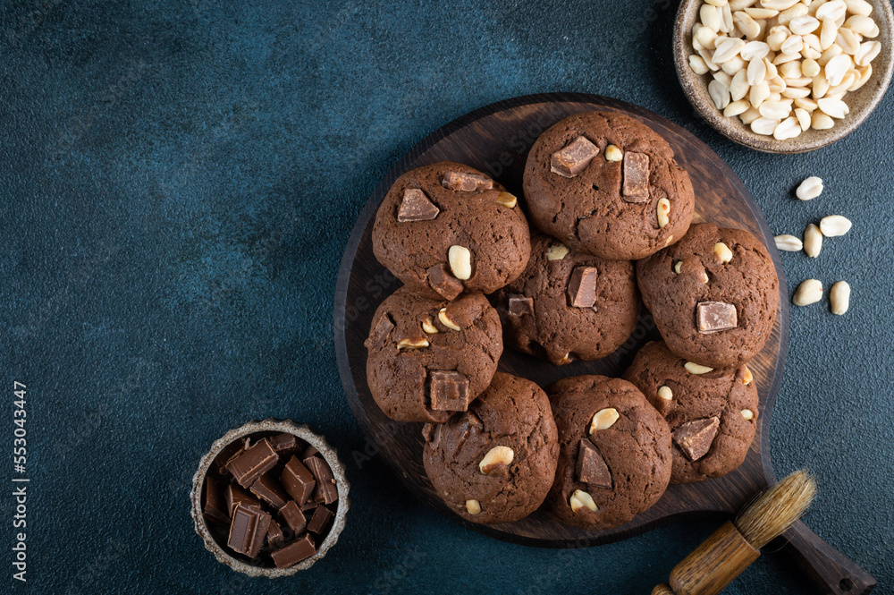 Fresh homemade chocolate chip cookies. Brownie cookies. Cookies with chocolate and nuts. Vegetarian dessert. American dessert Fresh homemade chocolate chip cookies. Brownie cookies. Cookies with chocolate and nuts. Vegetarian dessert. American dessert