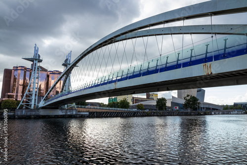 Tableau sur toile Foot bridge cross Manchester ship canal, connecting between Media City and Imper