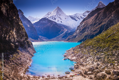 Fototapeta Naklejka Na Ścianę i Meble -  Turquoise Paron lake in Cordillera Blanca, snowcapped Andes, Ancash, Peru