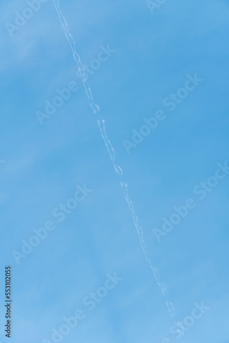 	通り過ぎた飛行機雲