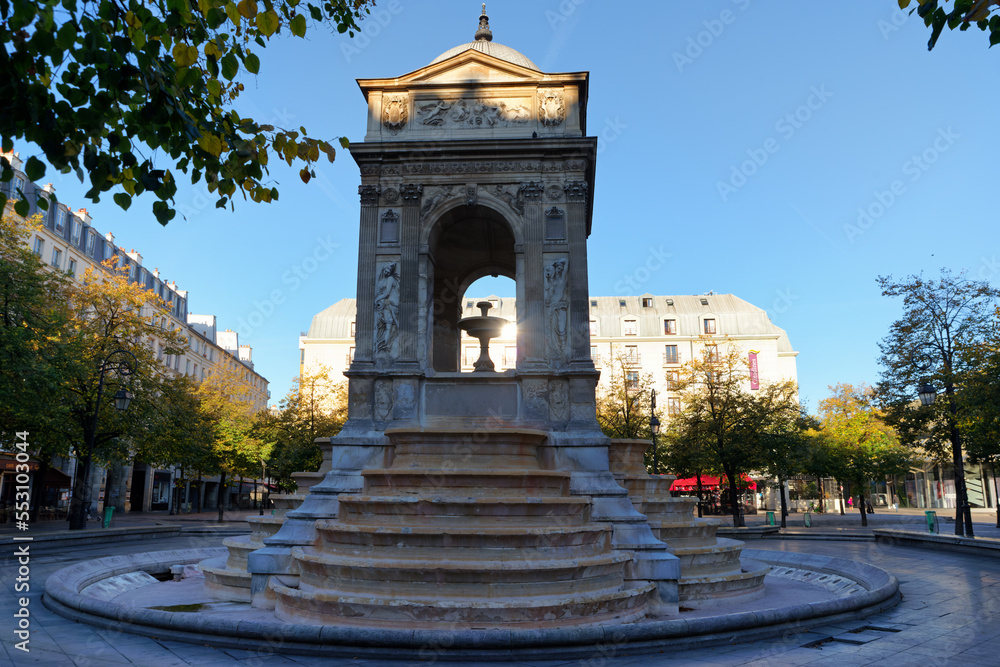 Fototapeta premium Fountain and square of the Innocents in the 1th arrondissement of Paris city