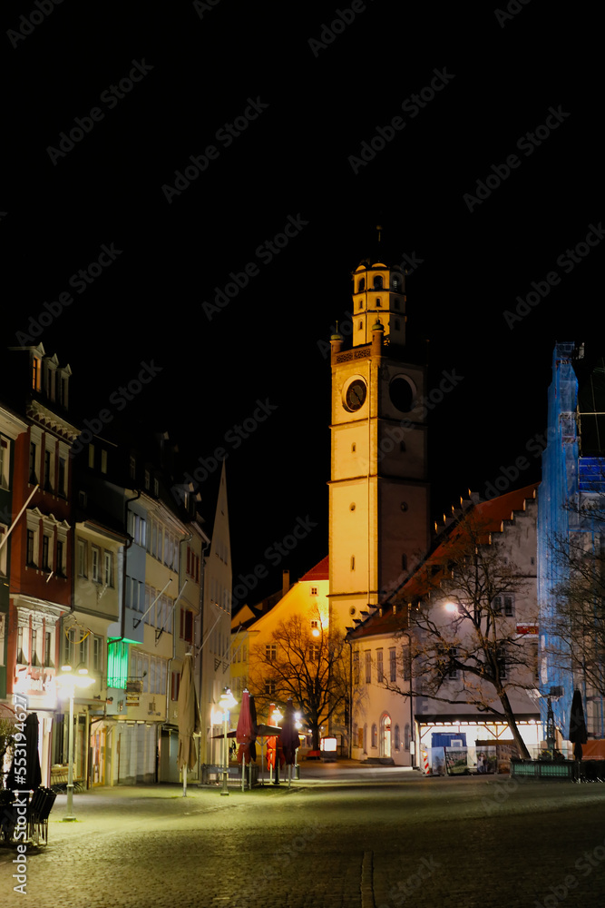 Fototapeta premium Stadtturm bei Nacht