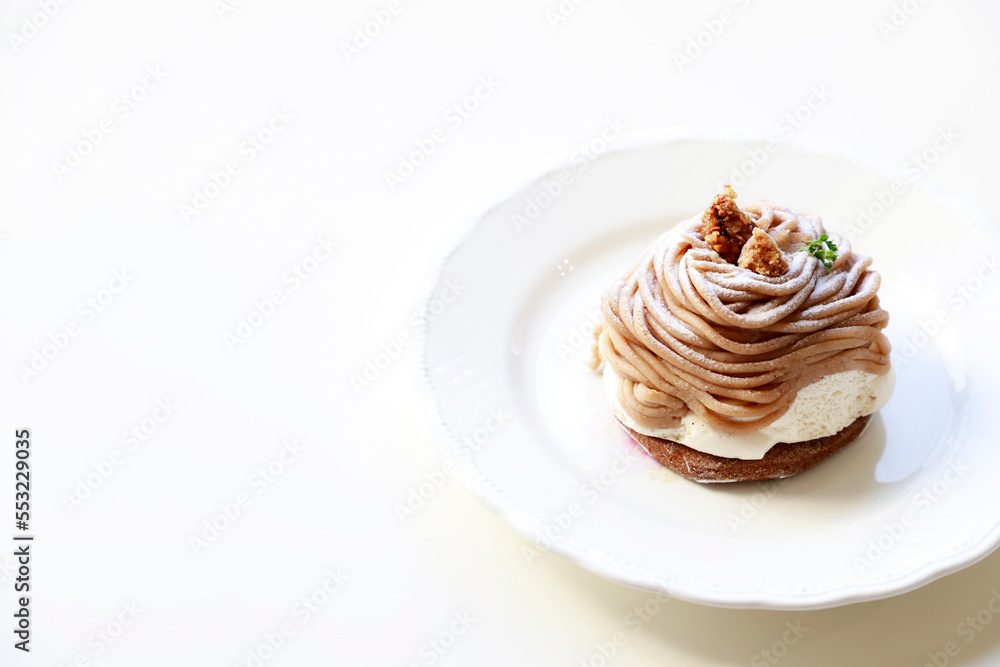 白背景のモンブランタルトレット