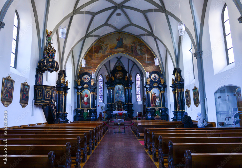 Innenansicht Laurentiuskirche in der Stadt Bludenz, Vorarlberg (Österreich)