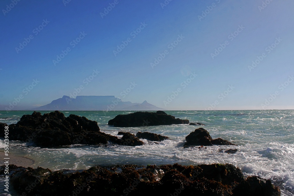 Blick auf Kapstadt und Tafelberg