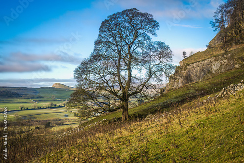 winter walking from Langcliffe to Settle via Attermire Scar in the Yorkshire Dales