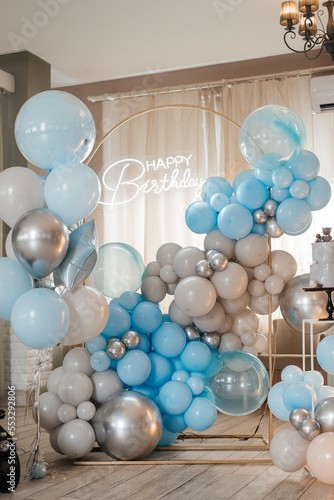 Photozone for a boy for 1 year. balloon decoration