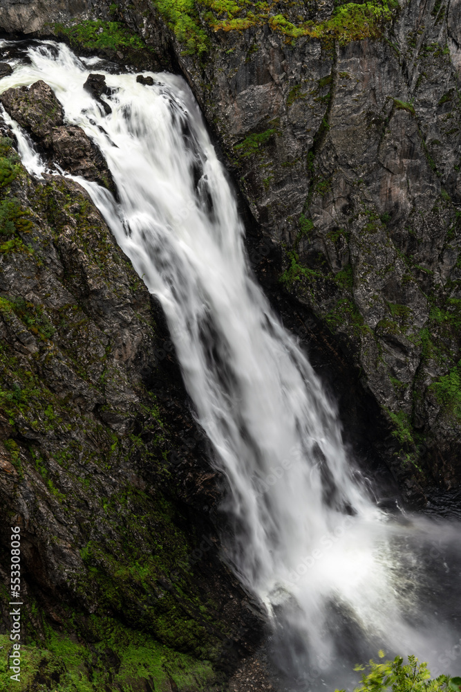 Fototapeta premium Vøringfossen bei Eidfjord; Norwegen