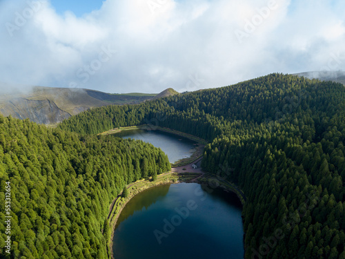 Valokuva Magical aerial view of the Lake of Empadadas in Sete Cidades, landscape view of the lagoon with a light of sun and some mist