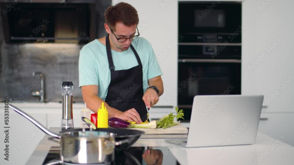 Man food blogger have remote cooking course lesson. Realtime Man food blogger have remote cooking course lesson. Realtime