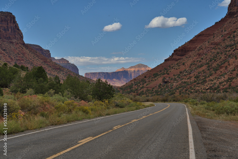 Road trip thru colorful Arizona canyons