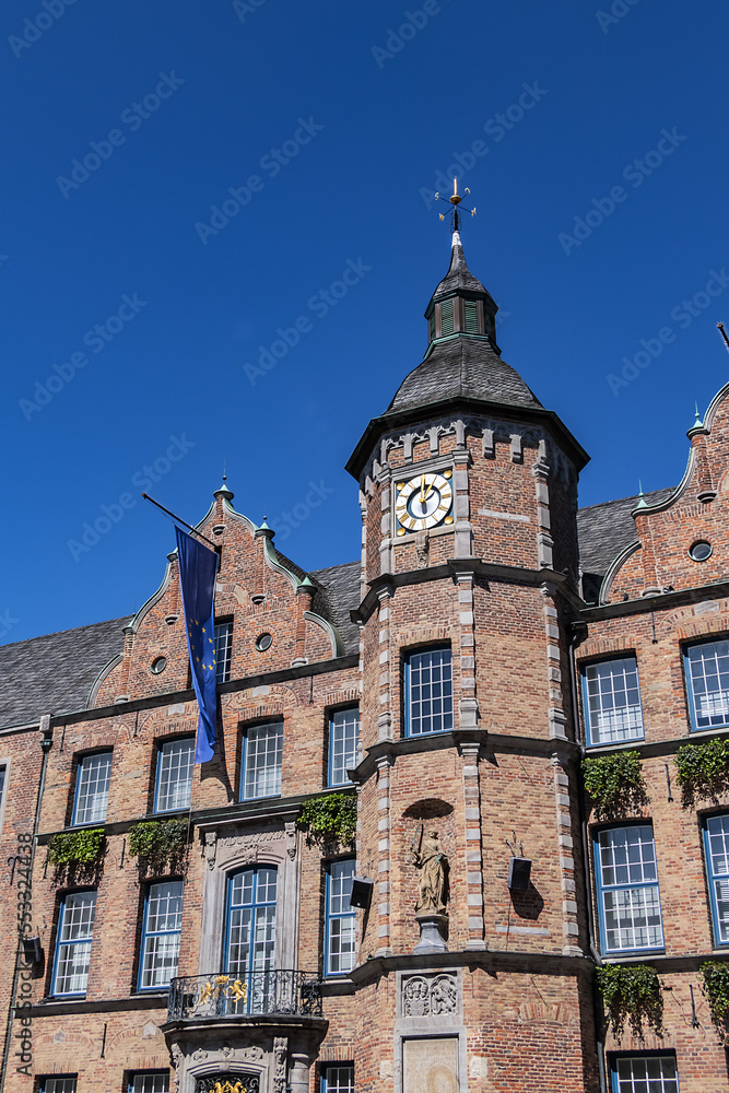 Old Dusseldorf Town Hall (Altes Rathaus) was built in 1573 in the Renaissance style at the Market square in old town (Aldstadt). Dusseldorf, North Rhine-Westphalia, Germany. Old Dusseldorf Town Hall (Altes Rathaus) was built in 1573 in the Renaissance style at the Market square in old town (Aldstadt). Dusseldorf, North Rhine-Westphalia, Germany.