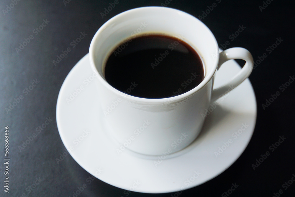 ブラックコーヒーと黒背景 ブラックコーヒーと黒背景
