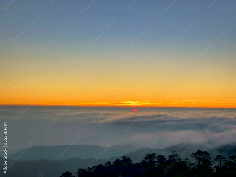 Obraz premium sunrise over the mountains