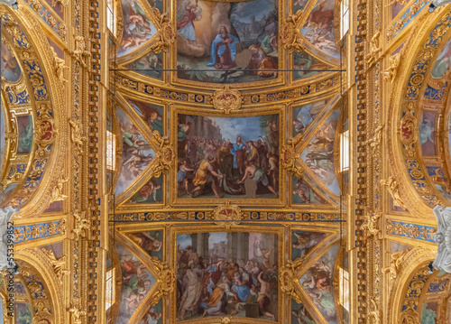 Intérieur de la Basilique Santissima Annunziata del Vastato à Gênes en Italie. 