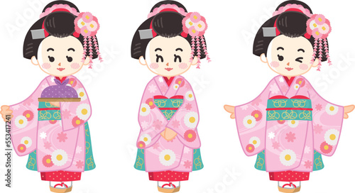ポーズをとる笑顔の舞妓さん　芸妓さん