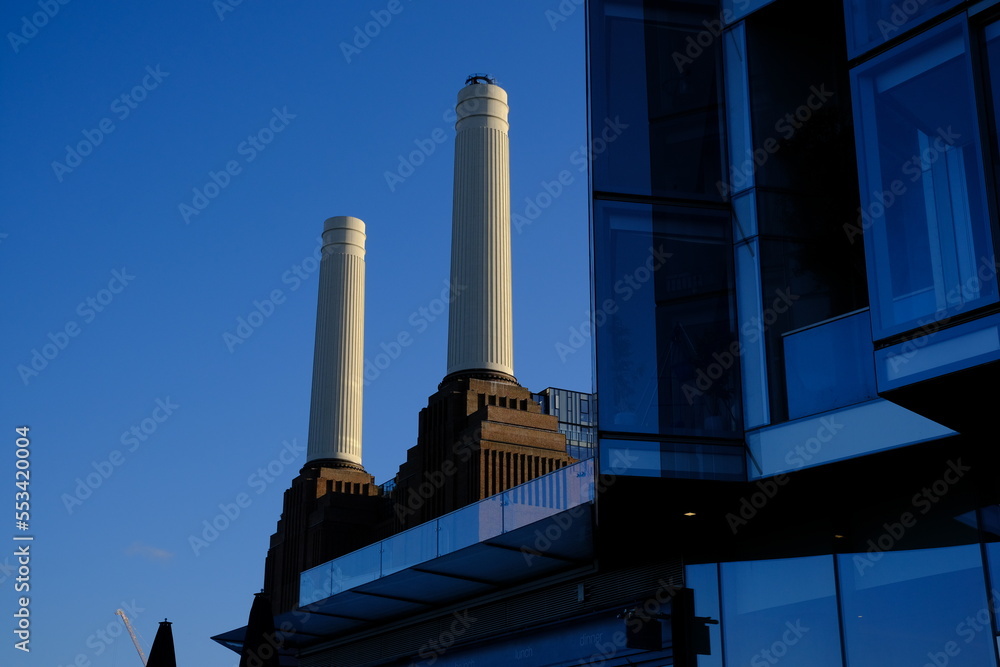 Stunning view of Battersea powerstation. The old vs the new.