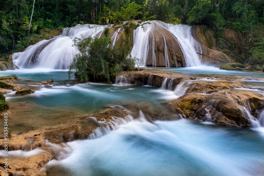 Obraz premium Cascadas de Agua Azul waterfalls. Agua Azul. Yucatan. Mexico