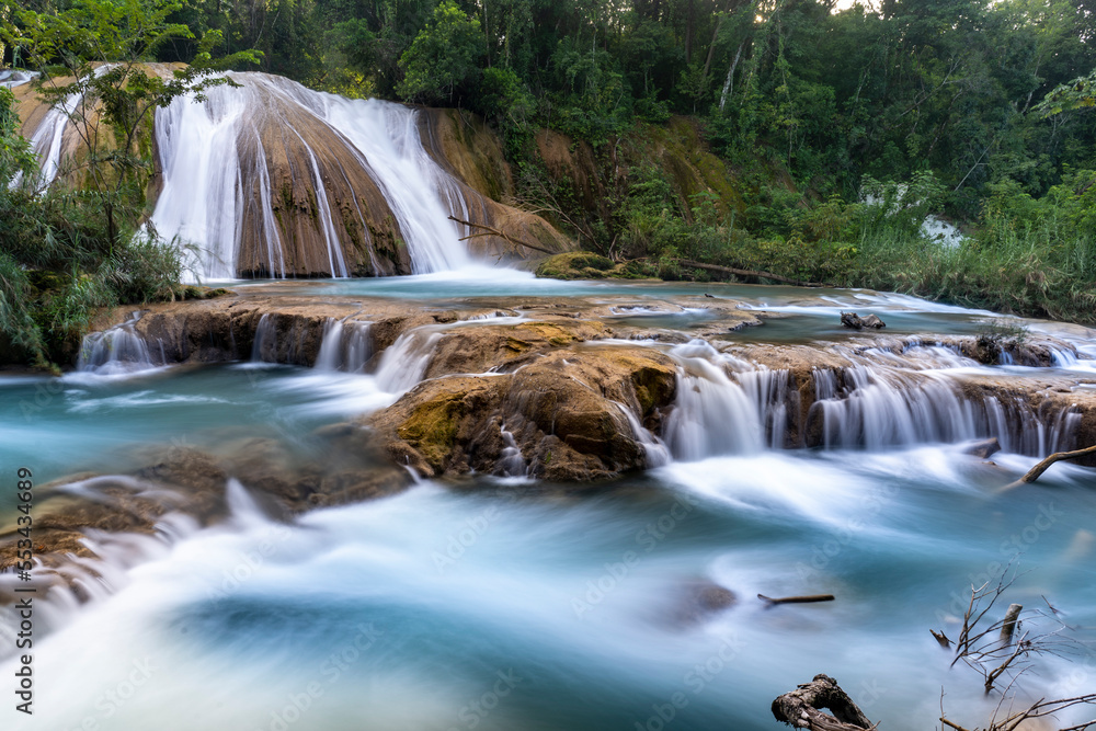 Fototapeta premium Cascadas de Agua Azul waterfalls. Agua Azul. Yucatan. Mexico