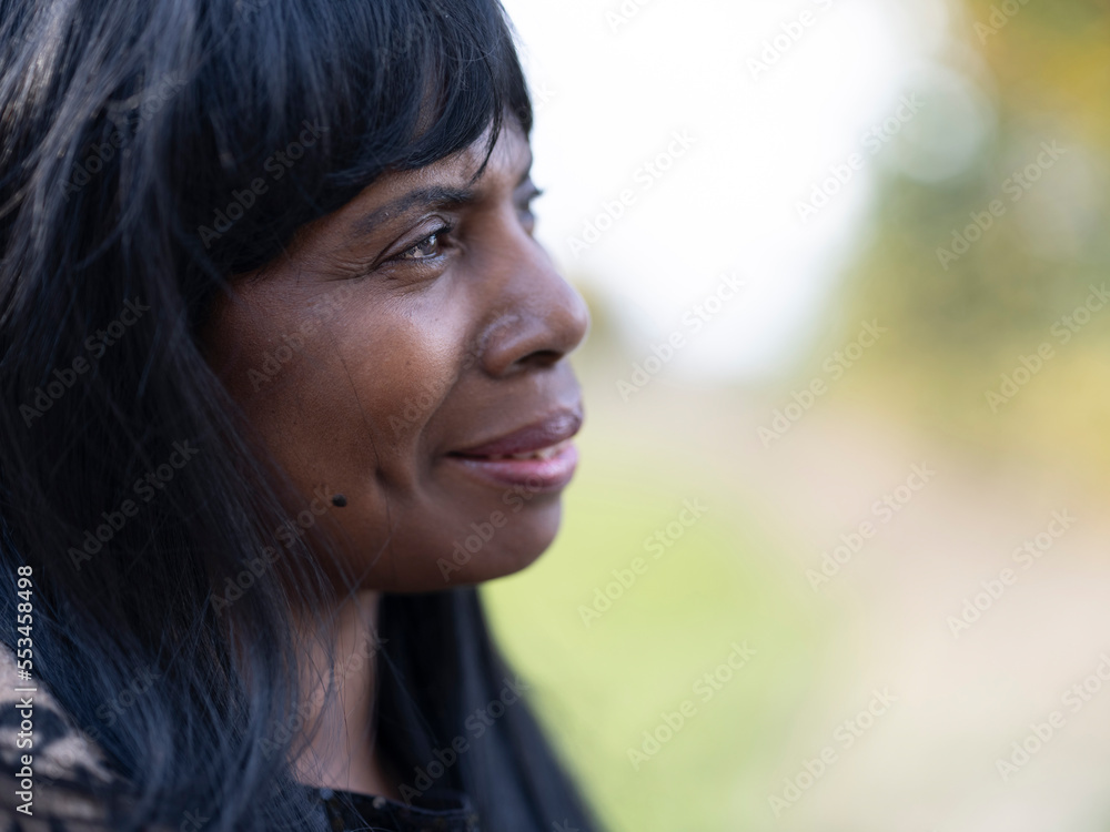 Obraz premium Portrait of thoughtful senior woman