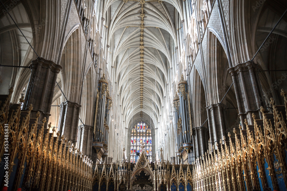 Interior of  the medieval Collegiate Church of St Peter at Westminster Abbey. London, UK - obrazy, fototapety, plakaty 