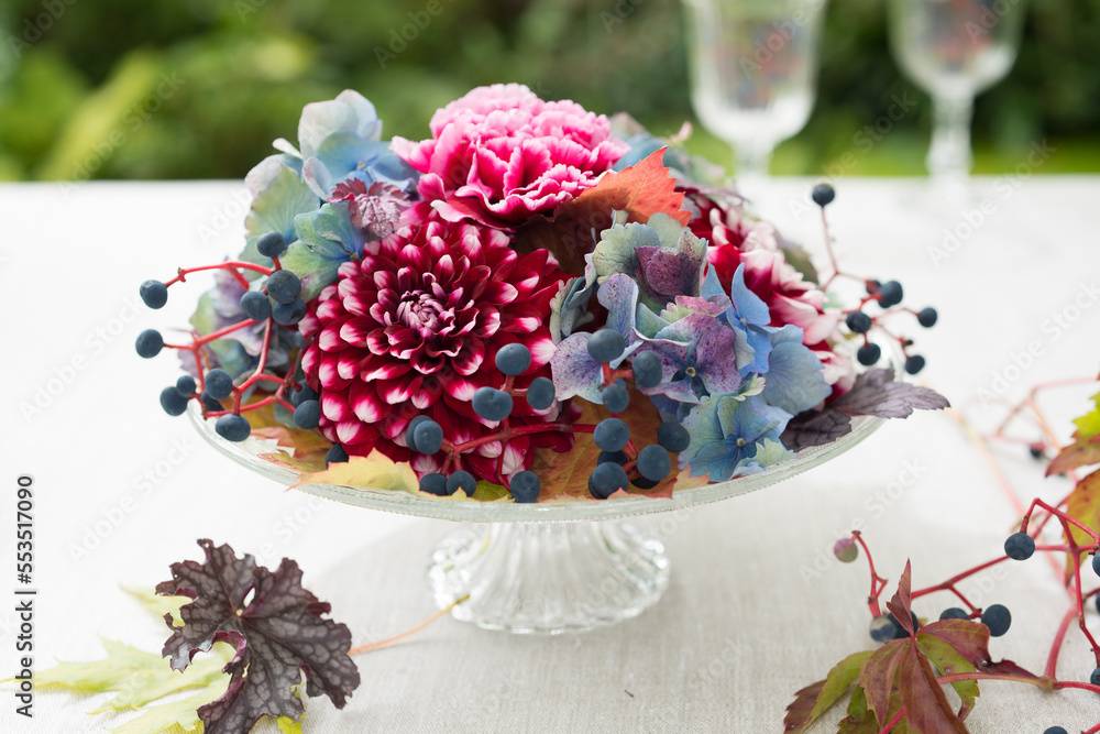 Naklejka premium Sommerlicher Tischschmuck