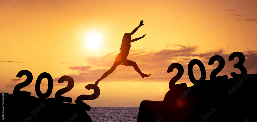 Behang Sprung von 2022 ins Neue Jahr 2023
