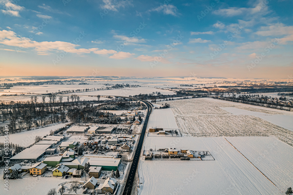 wieś w Polsce na Śląsku zimą, panorama z lotu ptaka, Olza w gminie Gorzyce