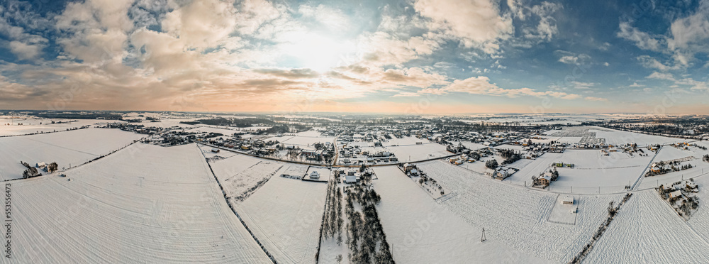 wieś w Polsce na Śląsku zimą, panorama z lotu ptaka, Olza w gminie Gorzyce