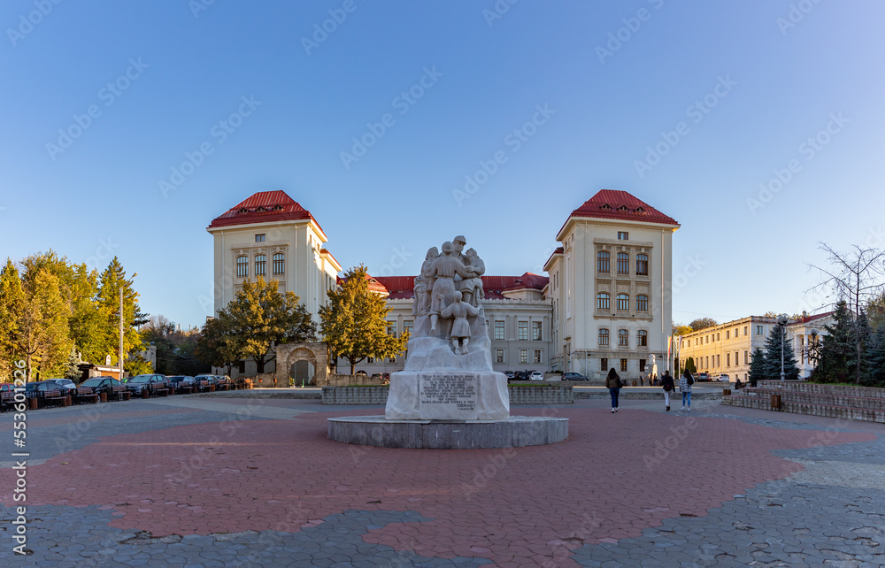Unity Monument and Grigore T. Popa University of Medicine and Pharmacy