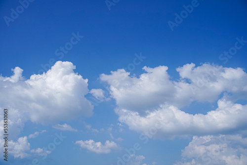 Blue sky with white clouds © Siwaporn
