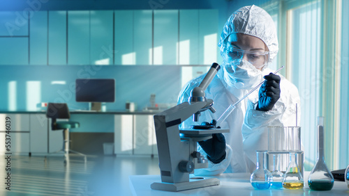 Obraz na płótnie Woman virologist