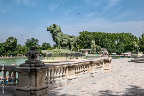 Madrid, statue nel parco del Retiro