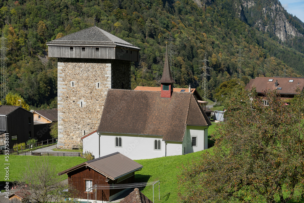 Meierturm mit Kapelle von Silenen, Kanton Uri, Schweiz